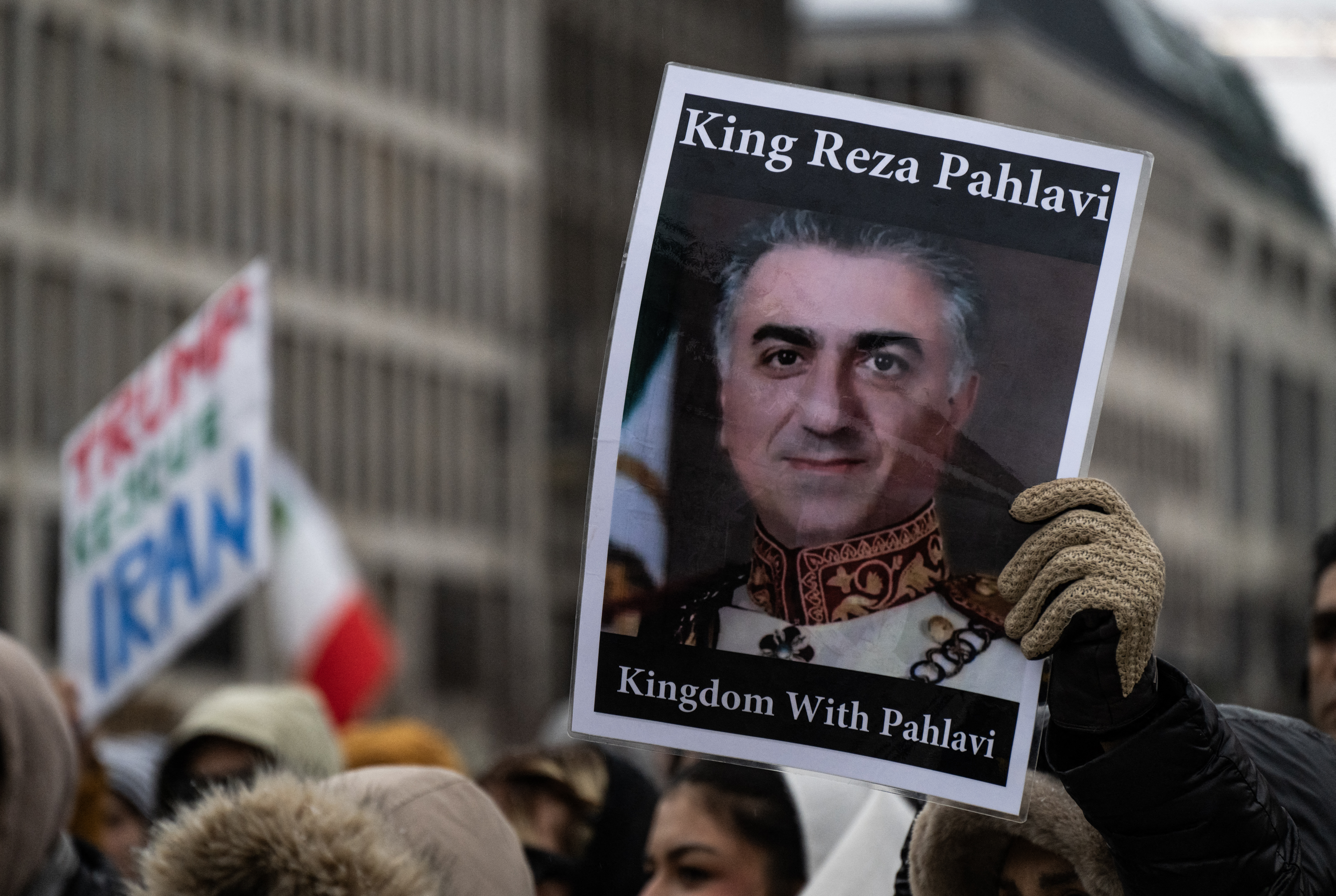 Pourquoi le nom de Reza Pahlavi continue de résonner dans la rue iranienne