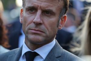 Emmanuel Macron assiste au sommet MED9 dans la ville chypriote de Paphos, le 11 octobre 2024.