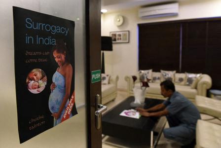 Une clinique pour mères porteuses à New Delhi, en Inde