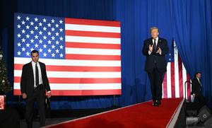 Donald Trump arrive à Rocky Mount, en Caroline du Nord, pour prendre la parole lors d'un rassemblement politique le 19 décembre 2025.