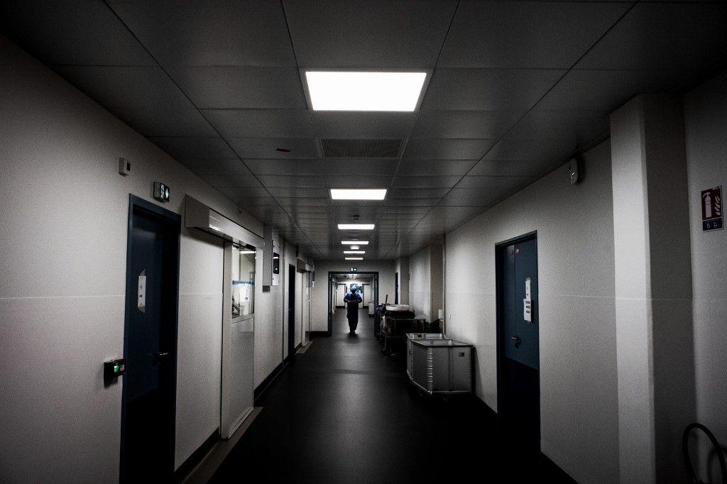 Couloir d'hôpital. (Image d'illustration)