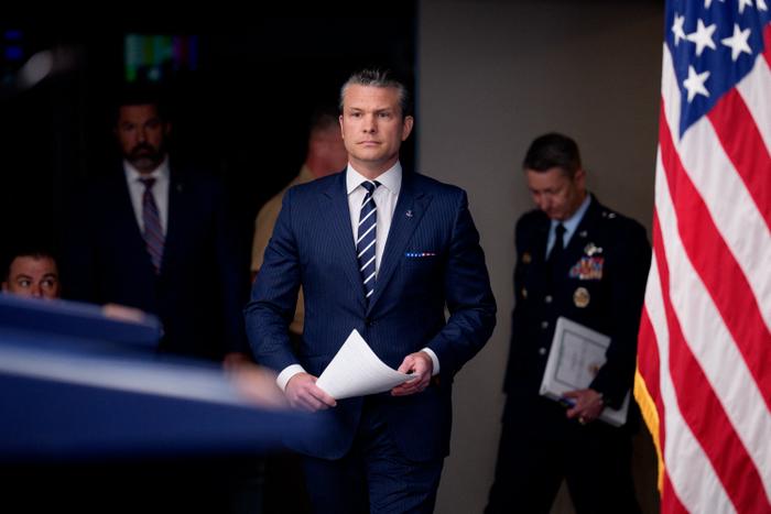 Le secrétaire à la Défense Pete Hegseth lors d'une conférence de presse au Pentagone, le 22 juin 2025 à Arlington, en Virginie.