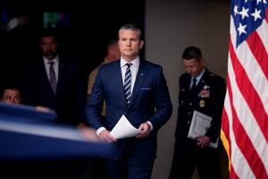 Le secrétaire à la Défense Pete Hegseth lors d'une conférence de presse au Pentagone, le 22 juin 2025 à Arlington, en Virginie.