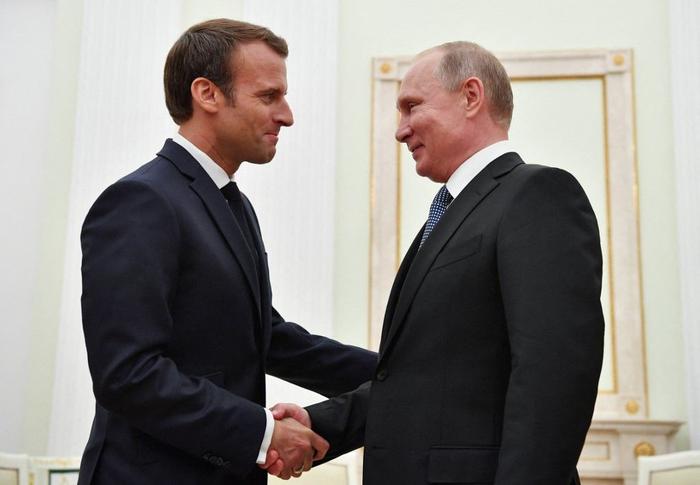 Emmanuel Macron Vladimir Poutine AFP