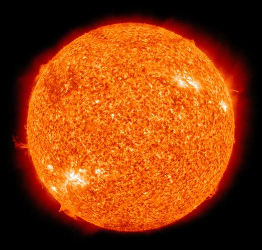 Les éruptions solaires peuvent affecter les systèmes de communication, de navigation par satellite et de réseau électrique.