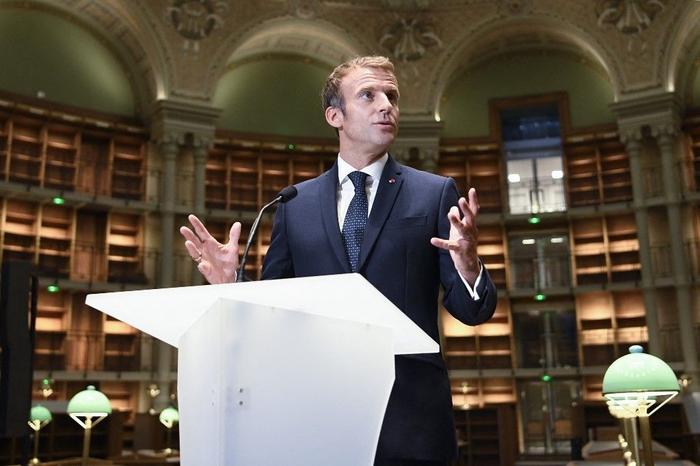 Emmanuel Macron BNF AFP