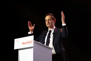 Pierre-Yves Bournazel, secrétaire général du parti Horizons et conseiller municipal de Paris, prononce un discours lors du lancement de sa campagne pour la mairie de Paris, lors d'un meeting au Trianon, à Paris, le 3 juin 2025.