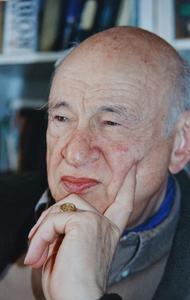 Edgar Morin photographié chez lui par Nadine Dewit
