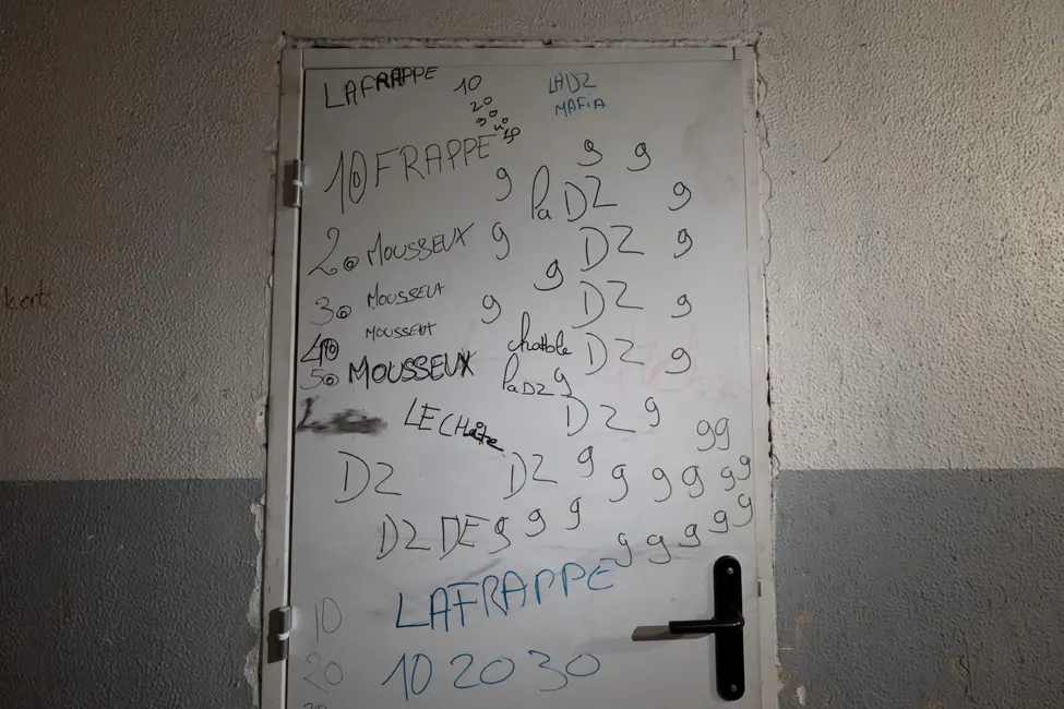 Affichage des prix dans un point de deal de Grenoble