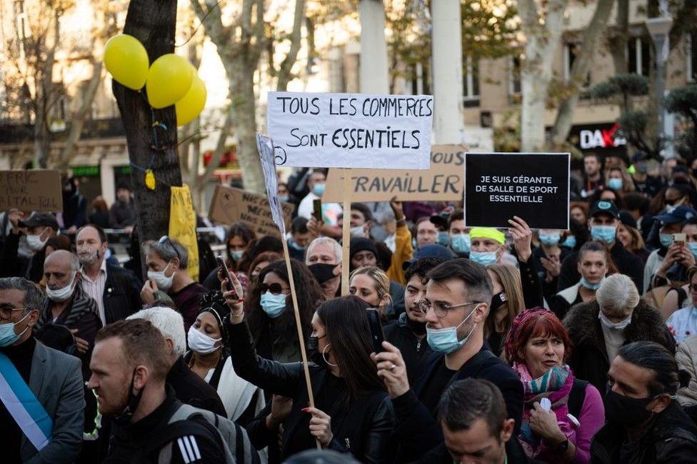 manifestations commerçants colère covid-19 AFP