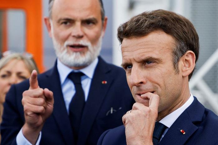 Emmanuel Macron Edouard Philippe AFP
