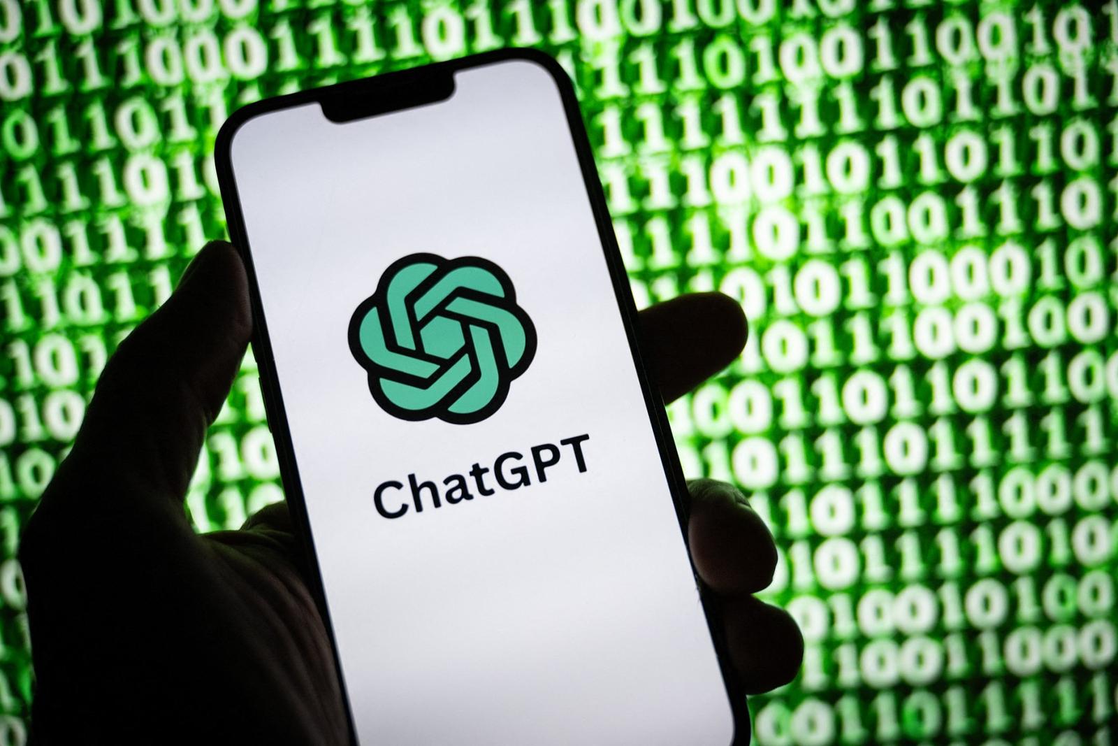 Le logo de ChatGPT affiché sur un smartphone. (Image d'illustration)