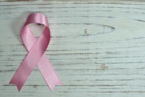 De nombreux chercheurs ont étudié le lien entre cancer et psychisme, certains allant jusqu'à suggérer que certaines personnes présentent une personnalité à prédisposition au cancer