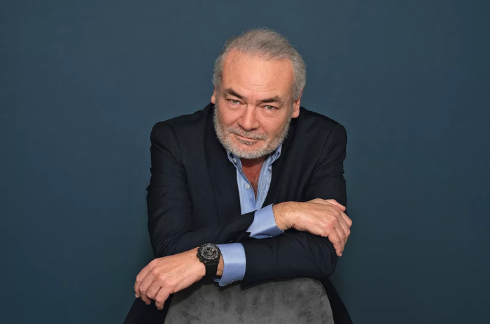 Lionel Roques vient de publier Laissez-nous bosser! aux Éditions de l’Observatoire.