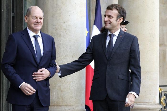 Emmanuel Macron Olaf Scholz AFP