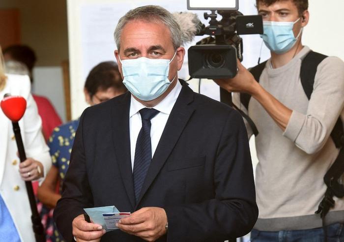 Xavier Bertrand vote AFP