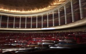 Des députés participent à une séance de discussion sur le budget de la Sécurité sociale (PLFSS) pour 2026, à l’Assemblée nationale, chambre basse du Parlement français, à Paris, le 5 novembre 2025.