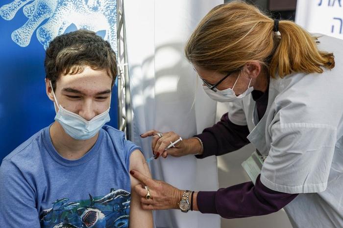 Israël vaccination vaccin jeune Covid-19 AFP