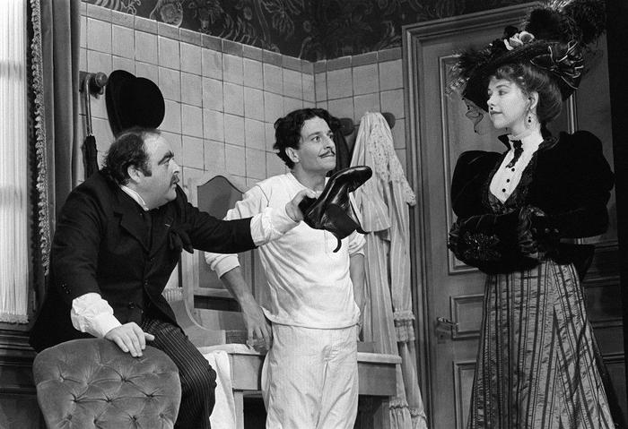 Un fil à la patte théâtre Feydeau AFP