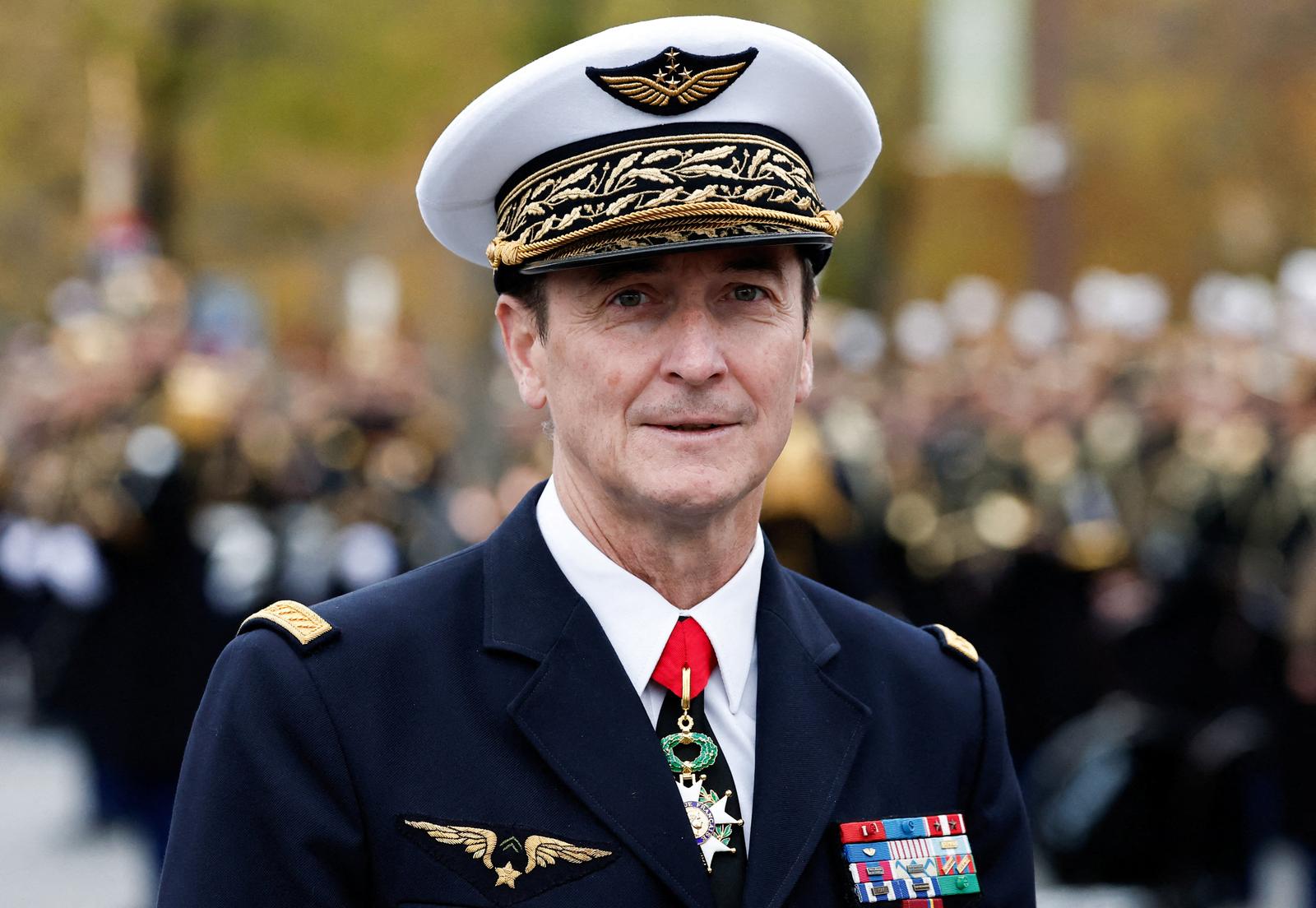 Le chef d'état-major des armées françaises, Fabien Mandon, assiste à une cérémonie à l'Arc de Triomphe à Paris, le 11 novembre 2025, dans le cadre des commémorations du 107e anniversaire de l'armistice du 11 novembre 1918, qui mit fin à la Première Guerre mondiale.