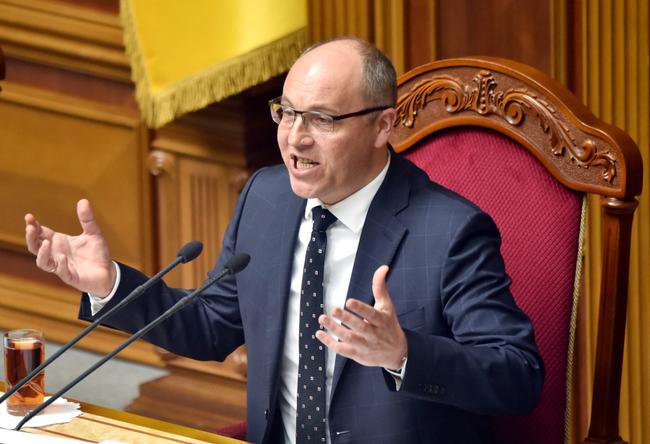 Le président du parlement ukrainien en 2019, Andriy Paribiy, assassiné en août 2025 (Photo by Sergei SUPINSKY / AFP)