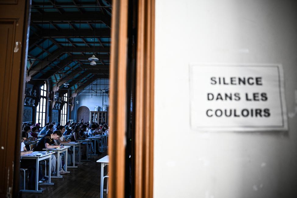 Baccalauréat (Photo by JULIEN DE ROSA / AFP)