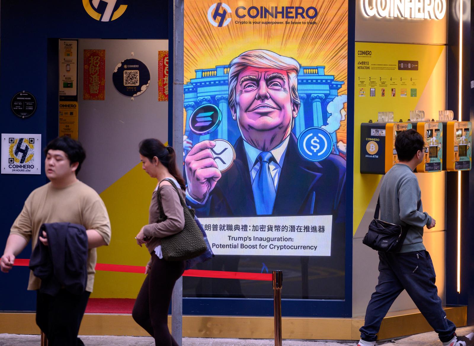 Des publicités pour les cryptomonnaies utilisant l'image de Donald Trump à Hong Kong