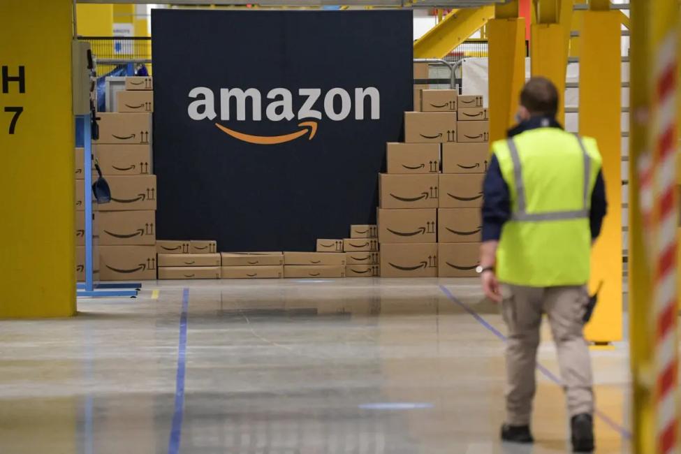 Le robot fait partie de l'investissement à long terme d'Amazon dans l'automatisation des entrepôts.