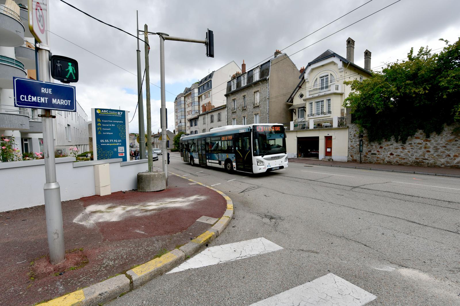 A Limoges, le 6 août 2023. Selon la police, le deux-roues a pris la fuite à la vue d’un véhicule qui s’apprêtait à le contrôler.