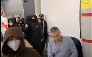 Fabrice Balanche, maître de conférence à Lyon 2, au moment de l'invasion de son amphi (capture d'écran)