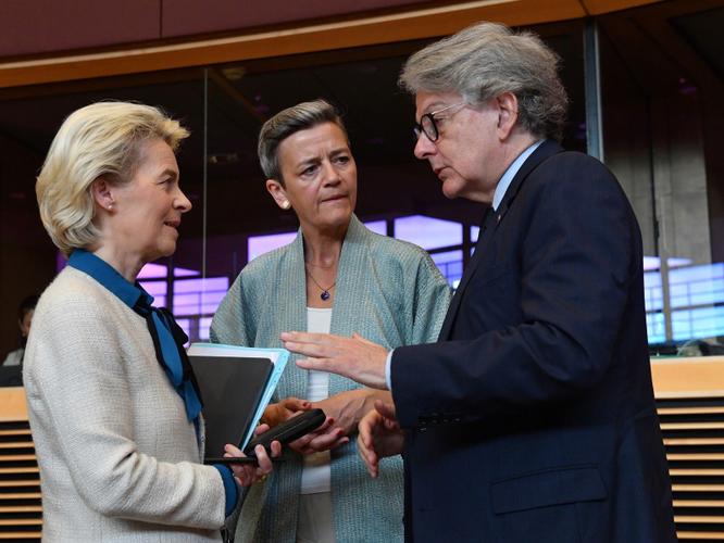 Ursula von der Leyen Thierry Breton AFP