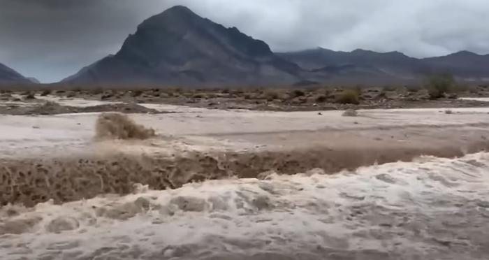 vallée de la mort pluies