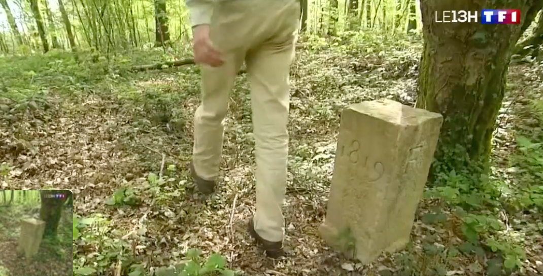 Borne à la frontière entre la Belge et la France