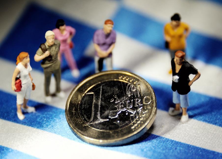 Il existe trois principales manières de gérer la dette publique : la réduction des dépenses, la hausse des impôts, et la croissance économique permettant de diminuer le ratio dette/PIB.