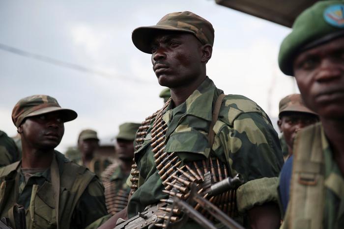 Des soldats de l'armée régulière du Congo.