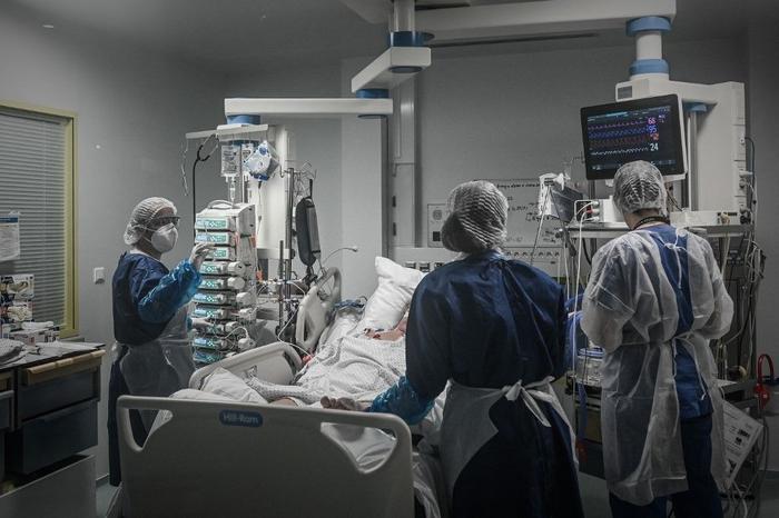 Covid-19 hôpital lit AFP