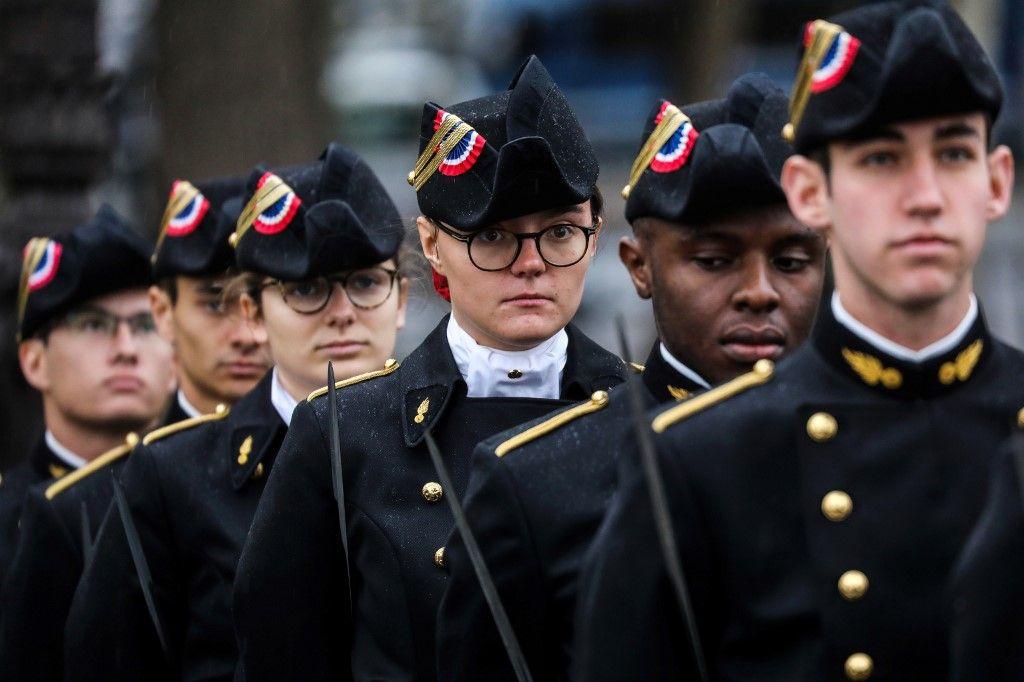 étudiants membres Polytechnique défilé 14 juillet AFP