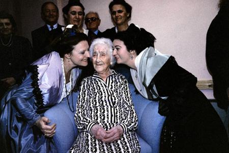 Jeanne Calment, doyenne de l'humanité décédée en 1997 à l'âge de 122 ans : "Bon sang, si j'avais seulement tenu encore quelques années..."