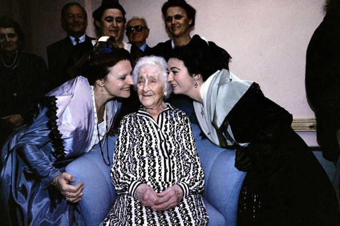 Jeanne Calment, doyenne de l'humanité décédée en 1997 à l'âge de 122 ans : "Bon sang, si j'avais seulement tenu encore quelques années..."