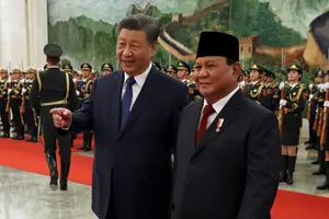 Le président chinois Xi Jinping et le président indonésien Prabowo Subianto assistent à une cérémonie de bienvenue au Palais de l'Assemblée du Peuple à Pékin le 9 novembre 2024.