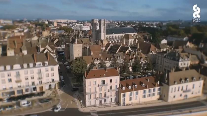 Saint Vincent de Chalon Sur Saône est la seule cathédrale en France, dont les couleurs du Moyen-âge soient à ce point restaurées.