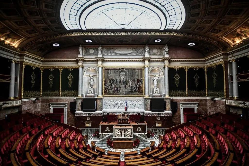 Les députés ont voté contre la fin de la vente des voitures thermiques en 2035 au lieu de 2040.