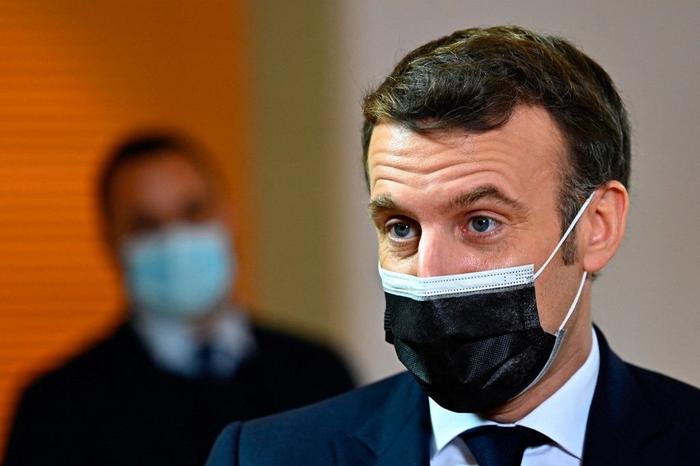 Emmanuel Macron masque AFP