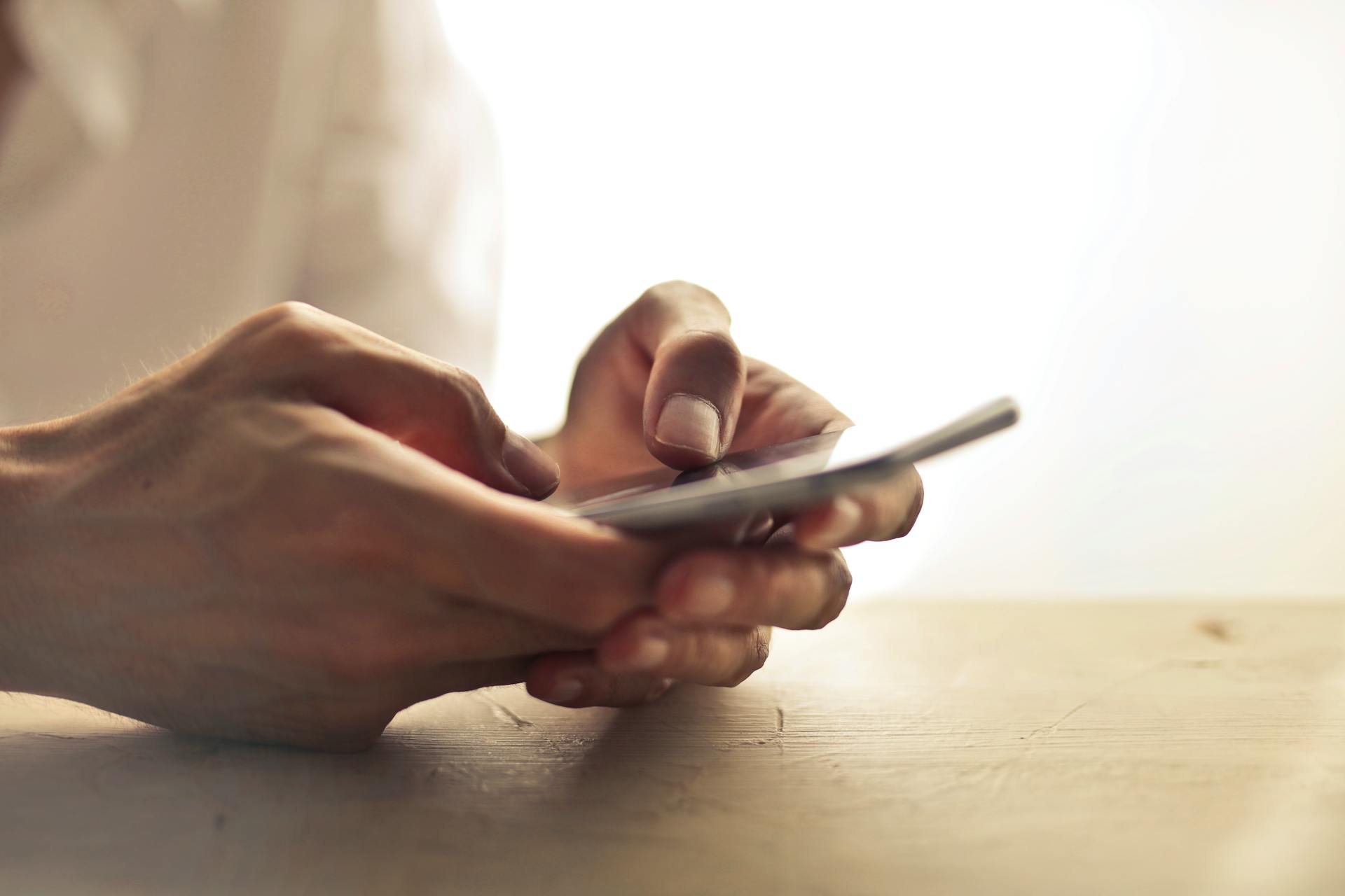 Votre téléphone vous écoute-t-il ? La réponse n'est peut-être pas celle à laquelle vous vous attendez... mais elle est pire