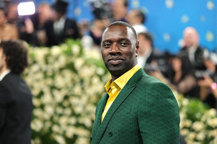 Omar Sy assiste au Met Gala 2025 célébrant « Superfine : Tailoring Black Style » au Metropolitan Museum of Art le 5 mai 2025, à New York.