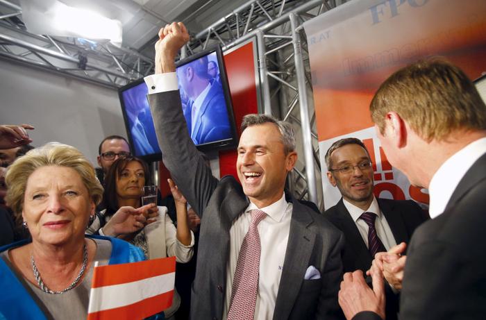 Norbert Hofer au siège du Parti de la liberté d'Autriche (FPÖ) le soir de sa victoire le 24 avril 2016 à Vienne en Autriche