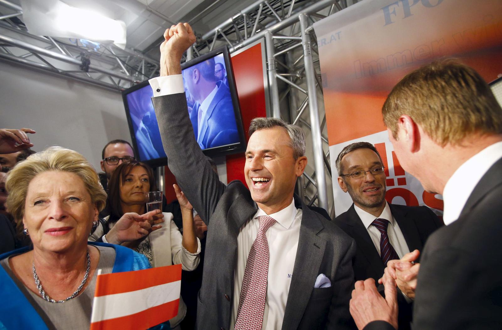 Norbert Hofer au siège du Parti de la liberté d'Autriche (FPÖ) le soir de sa victoire le 24 avril 2016 à Vienne en Autriche