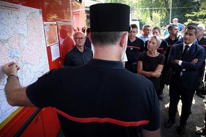 Gérald Darmanin pompier AFP