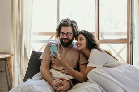 Des chercheurs ont étudié l'impact du smartphone sur les couples et la natalité. 