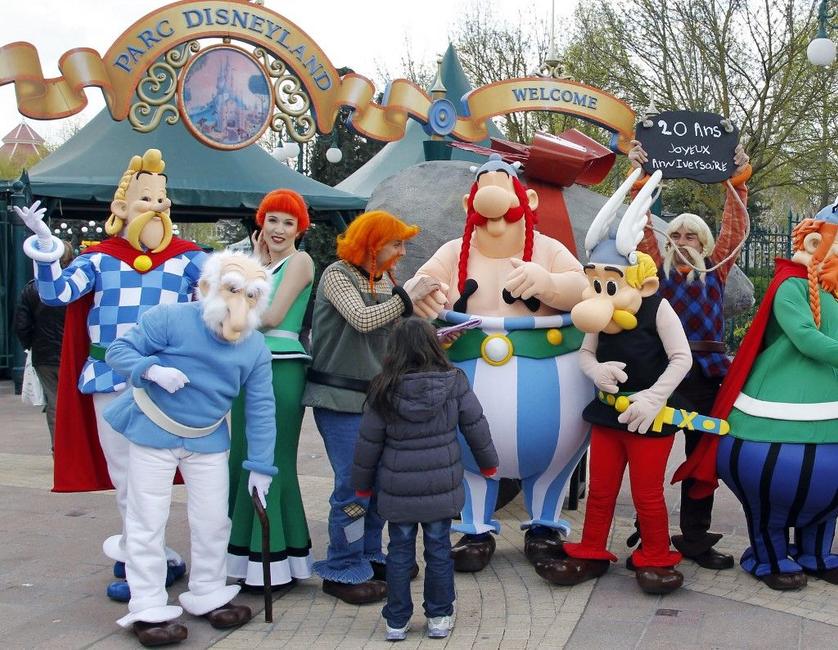 parc Astérix Disneyland AFP